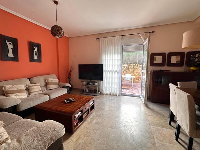 Casa adosada en Venta en Pasaje Ciclamen en Olivar de Quintos