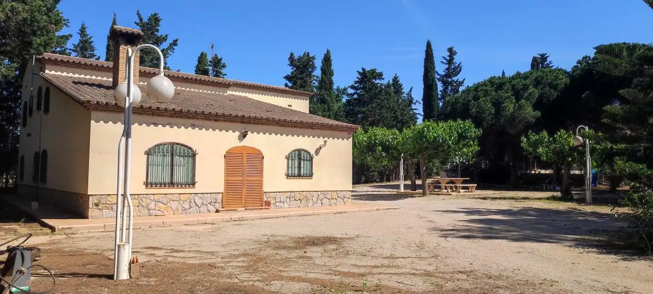 Vista exterior de Finca rústica en venda en Riudoms amb Calefacció, Jardí privat i Piscina