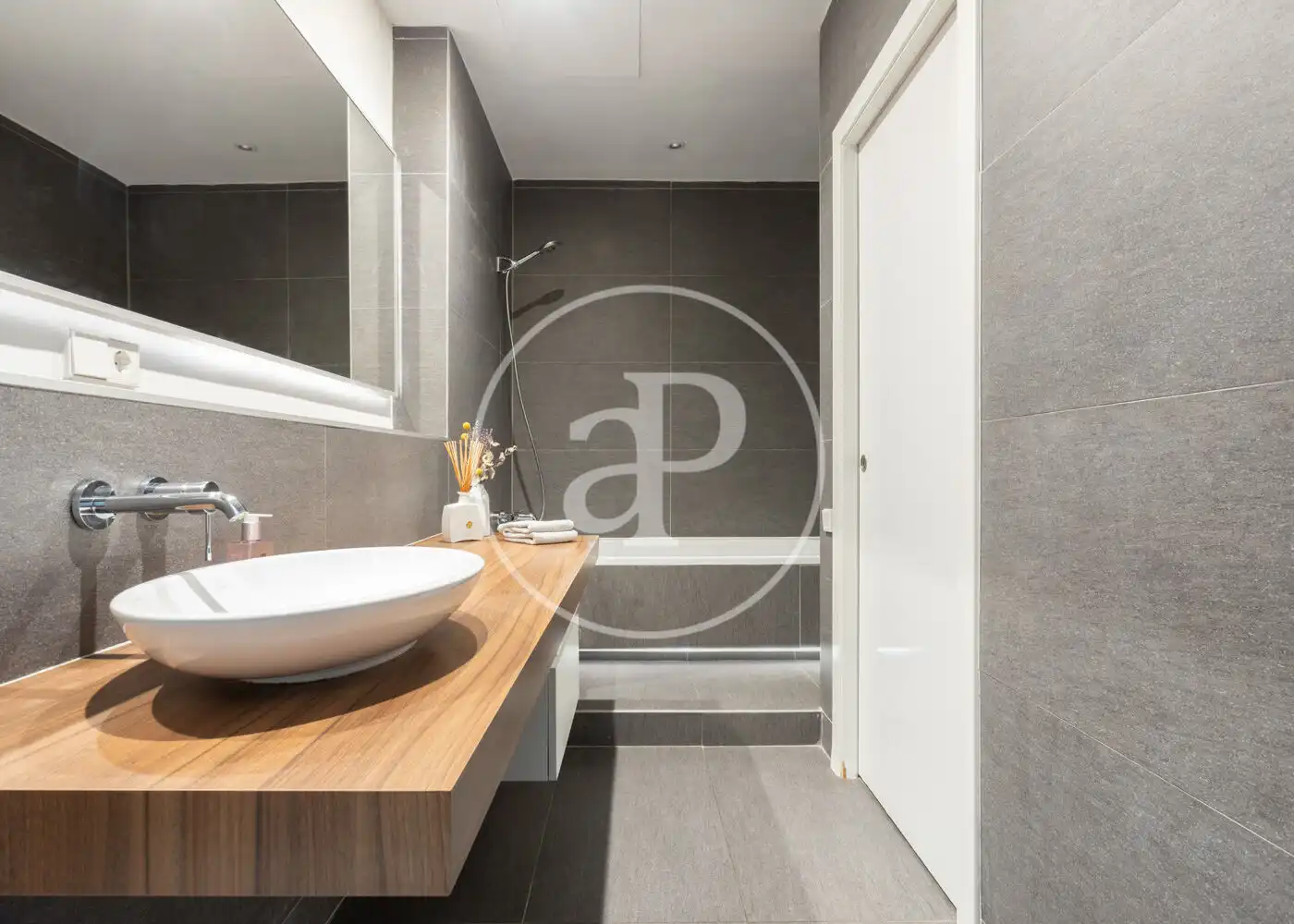 Baño de Piso en venta en Barcelona con Aire acondicionado, Calefacción y Amueblado