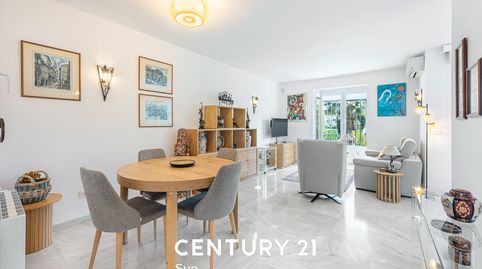 Foto 2 de Casa adosada en venda a Calle Paco Cantos Moyano, 15, La Carolina - Guadalpín, Marbella