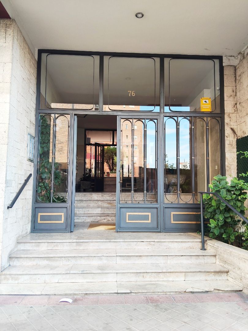 Piso en venta en  Madrid Capital con Calefacción, Jardín privado y Parquet