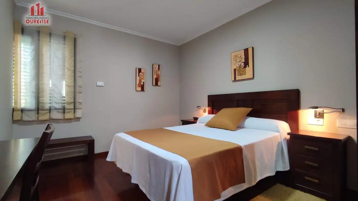 Habitación de Edificio en venta en Nogueira de Ramuín