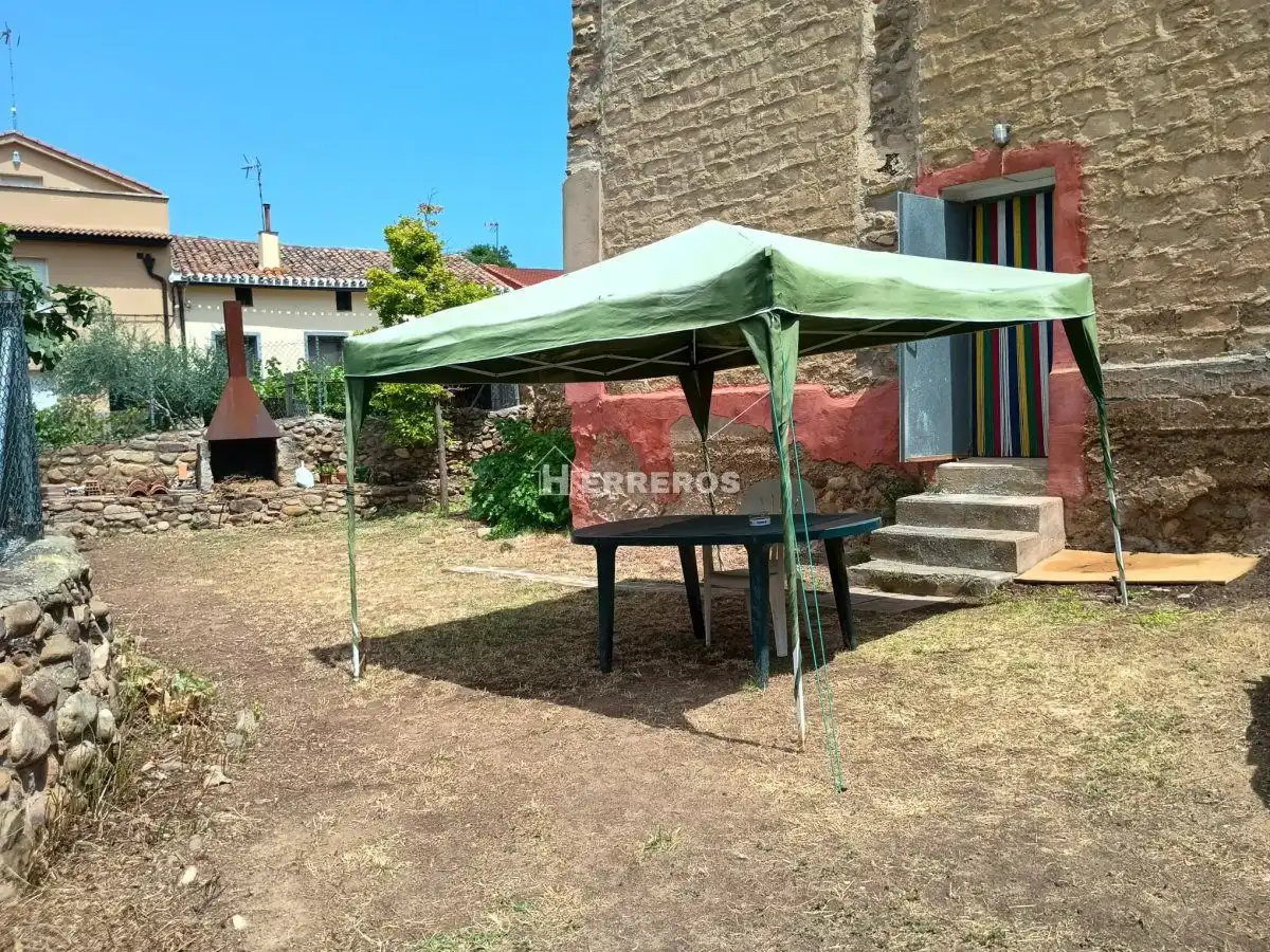 Houses for sale in HERAS, Ocón