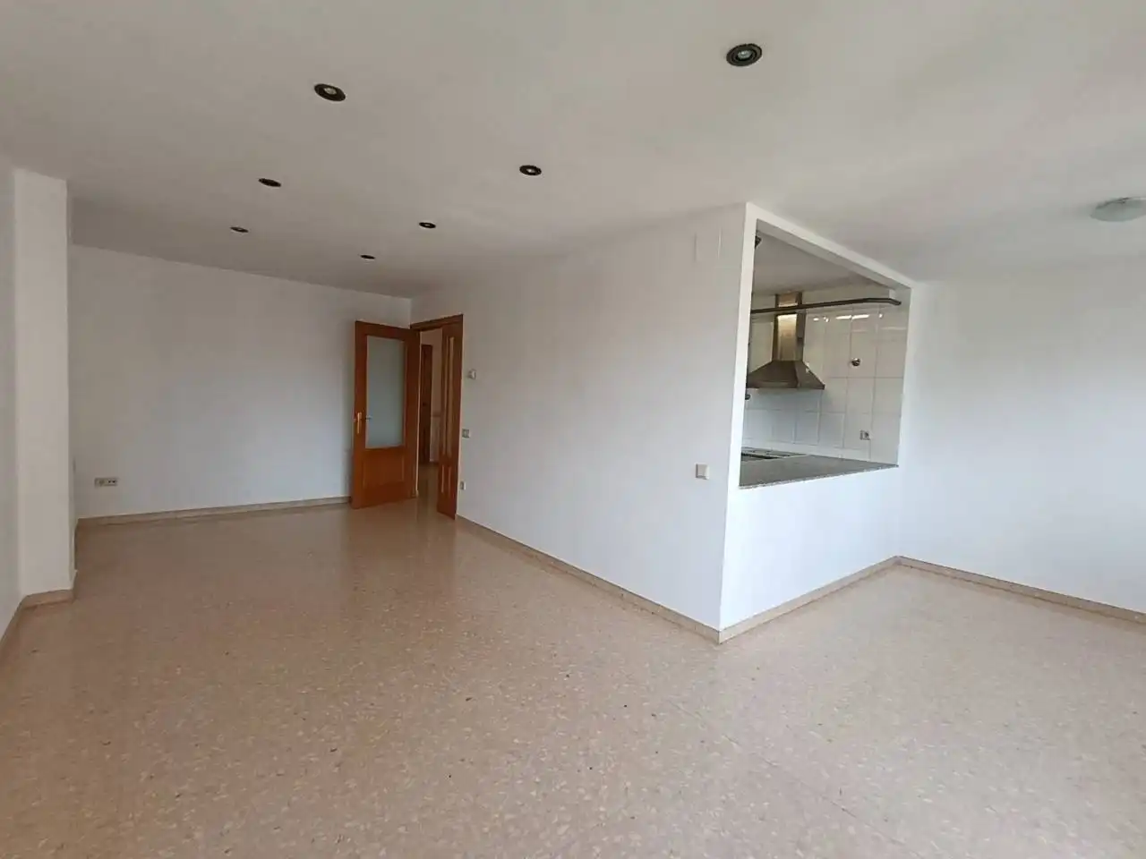 Cuina de Pis de lloguer en Manresa amb Calefacció i Balcó