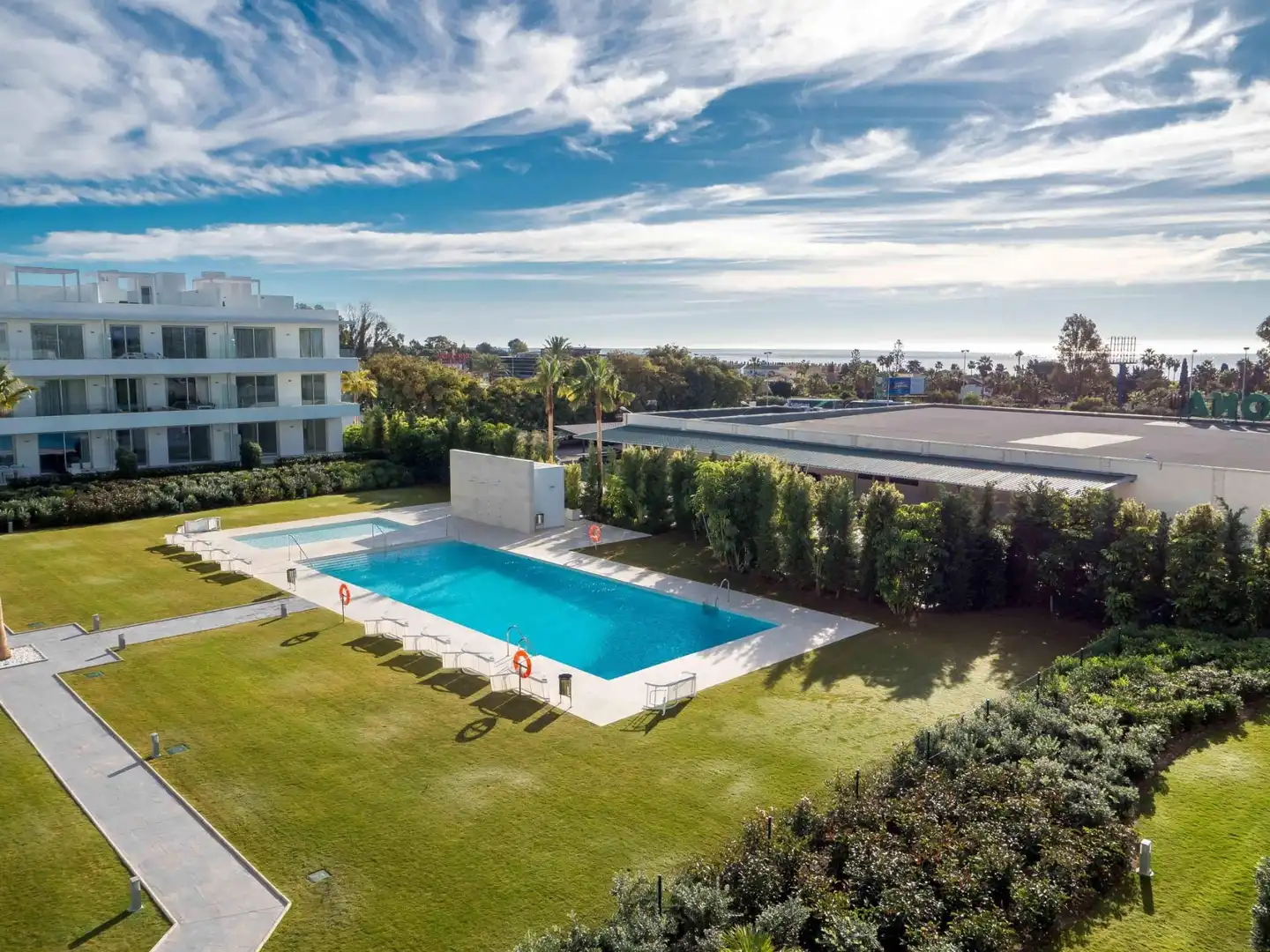 Àtic amb piscina en venda a Estepona Pueblo