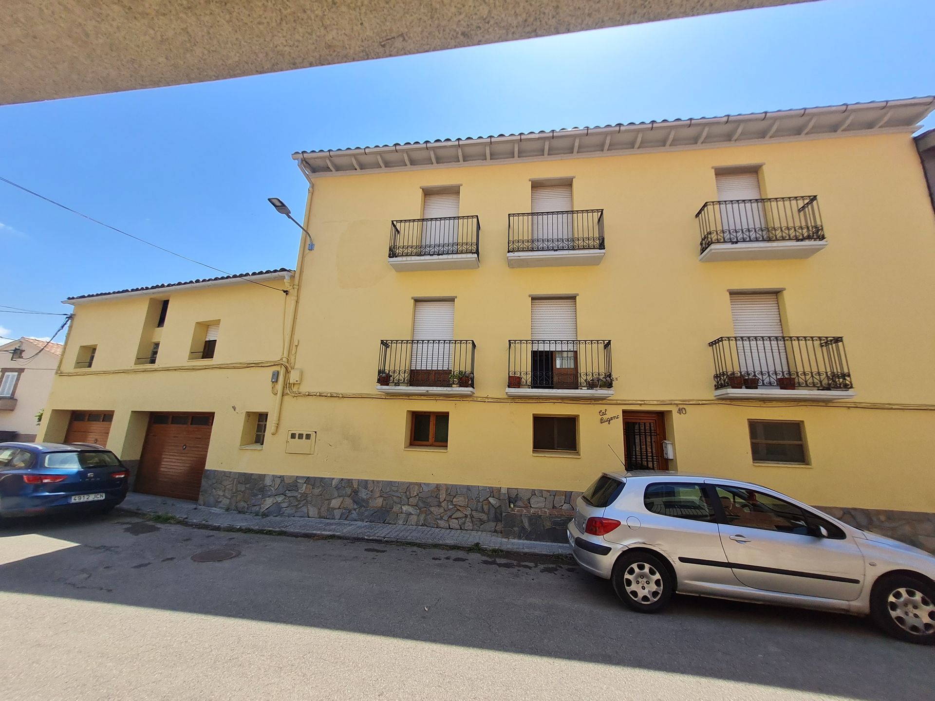 Vista exterior de Casa adosada en venda en Gironella amb Aire condicionat, Traster i Moblat