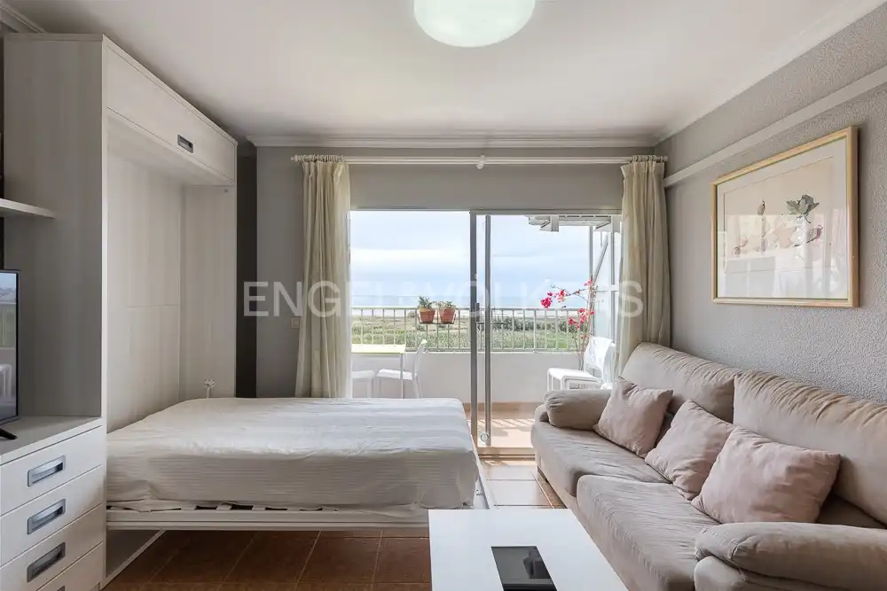 Schlafzimmer von Wohnung zur Miete in La Pobla de Farnals mit Klimaanlage, Heizung und Privatgarten