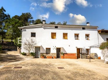 House with garden for sale in Begues