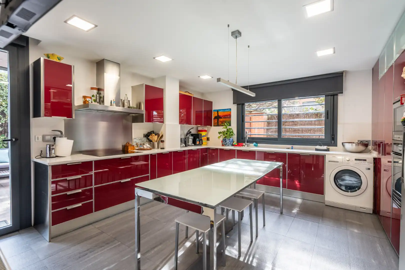 Cocina de Casa adosada en venta en Las Rozas de Madrid con Aire acondicionado, Calefacción y Jardín privado