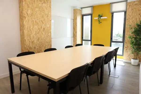 Büro zur Miete in Madrid mit Klimaanlage, Heizung und Terrasse