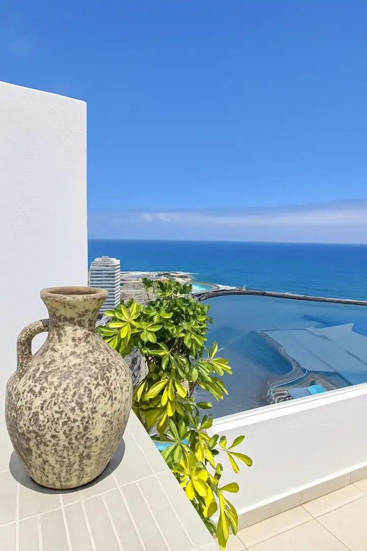 Vista exterior de Apartament en venda en Puerto de la Cruz amb Aire condicionat, Terrassa i Traster