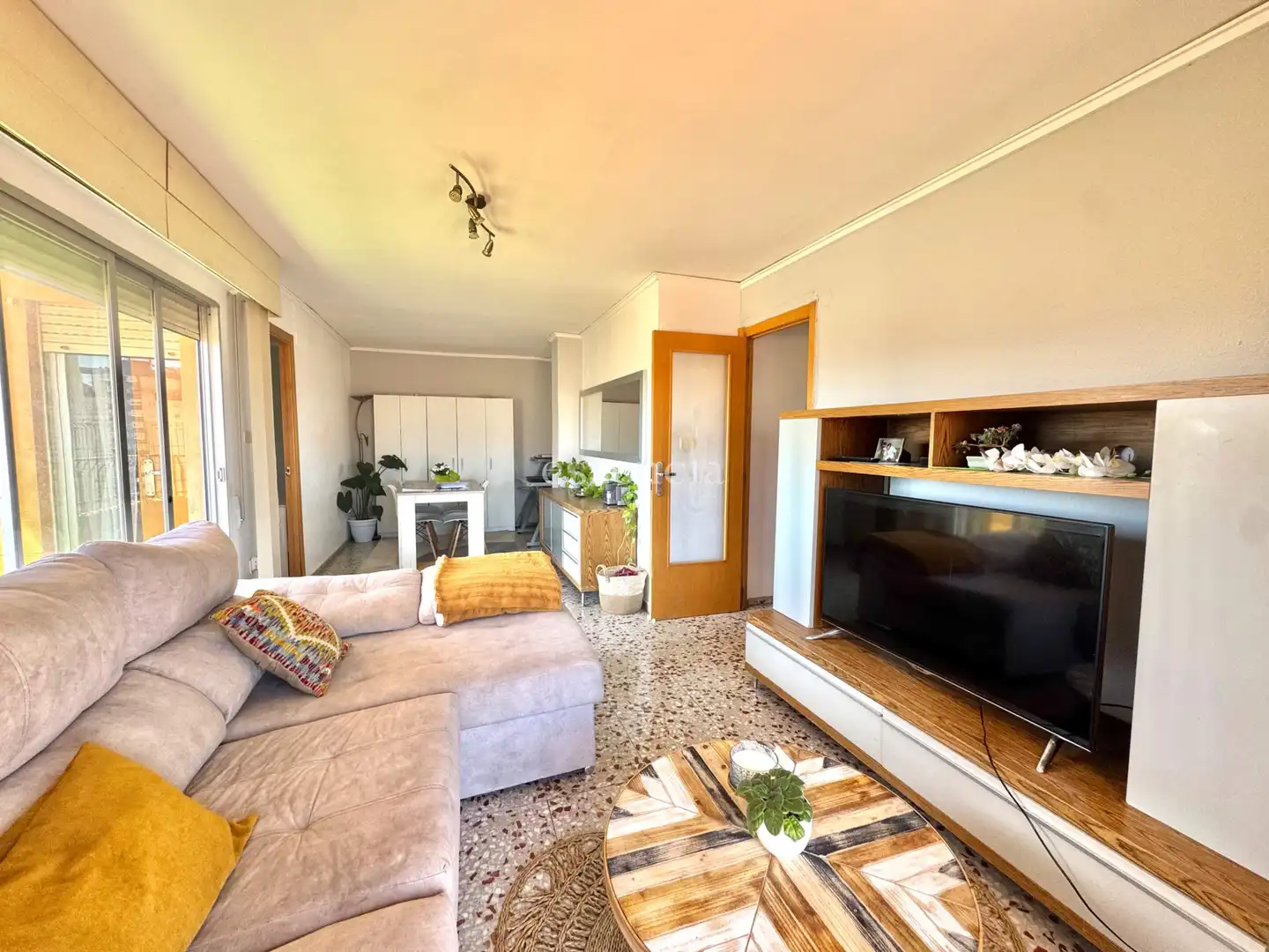 Living room of Apartments for sale in Gandia  with Terrace, Storage room and Balcony