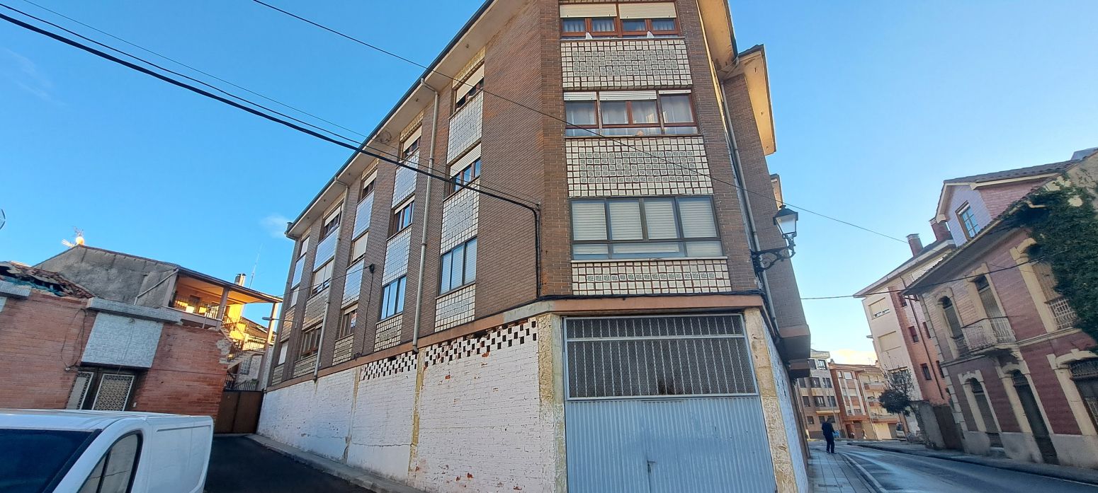 Exterior view of Flat for sale in Noreña  with Heating, Parquet flooring and Storage room