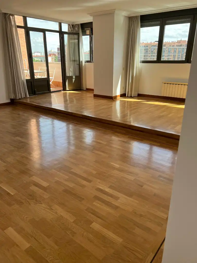 Attic for rent in Madrid  with Air Conditioner, Heating and Parquet flooring