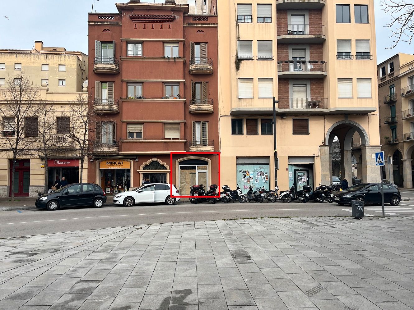 Local de lloguer a Plaça Calvet i Rubalcaba, 7, Eixample Nord