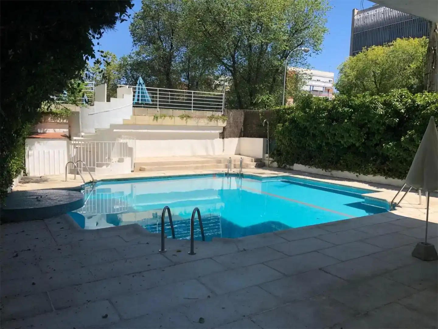 Piscina de Pis en venda en  Madrid Capital amb Aire condicionat, Terrassa i Piscina