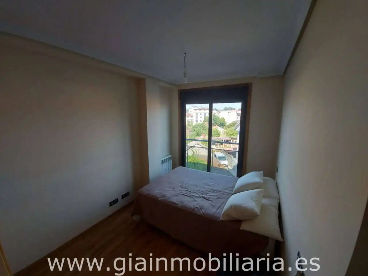 Habitación de Apartamento de alquiler en Salvaterra de Miño con Calefacción, Trastero y Amueblado