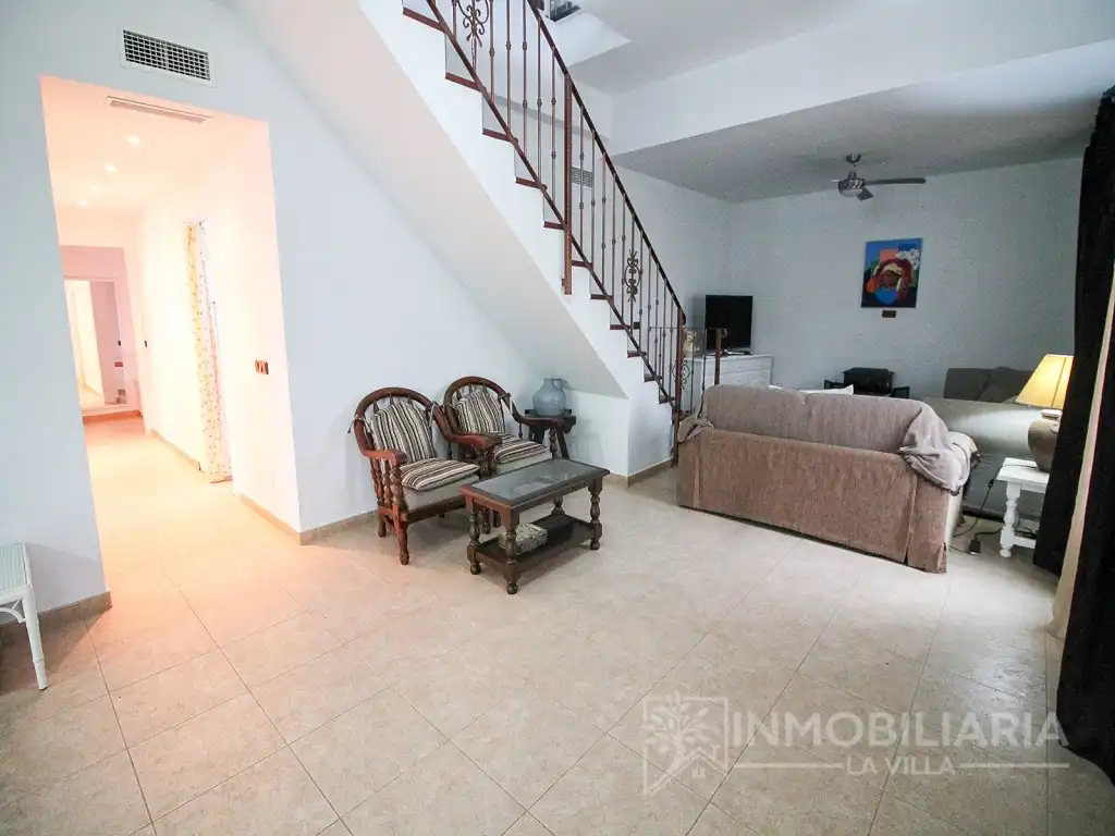 Sala de estar de Finca rústica de alquiler en Tolox con Piscina