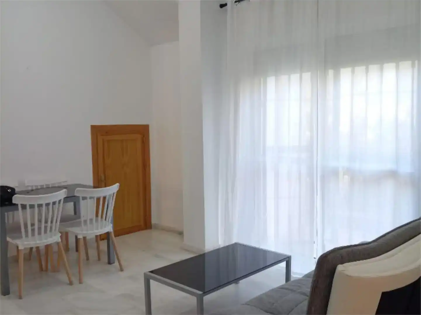 Sala d'estar de Pis en venda en Urbanización Santa Rosa