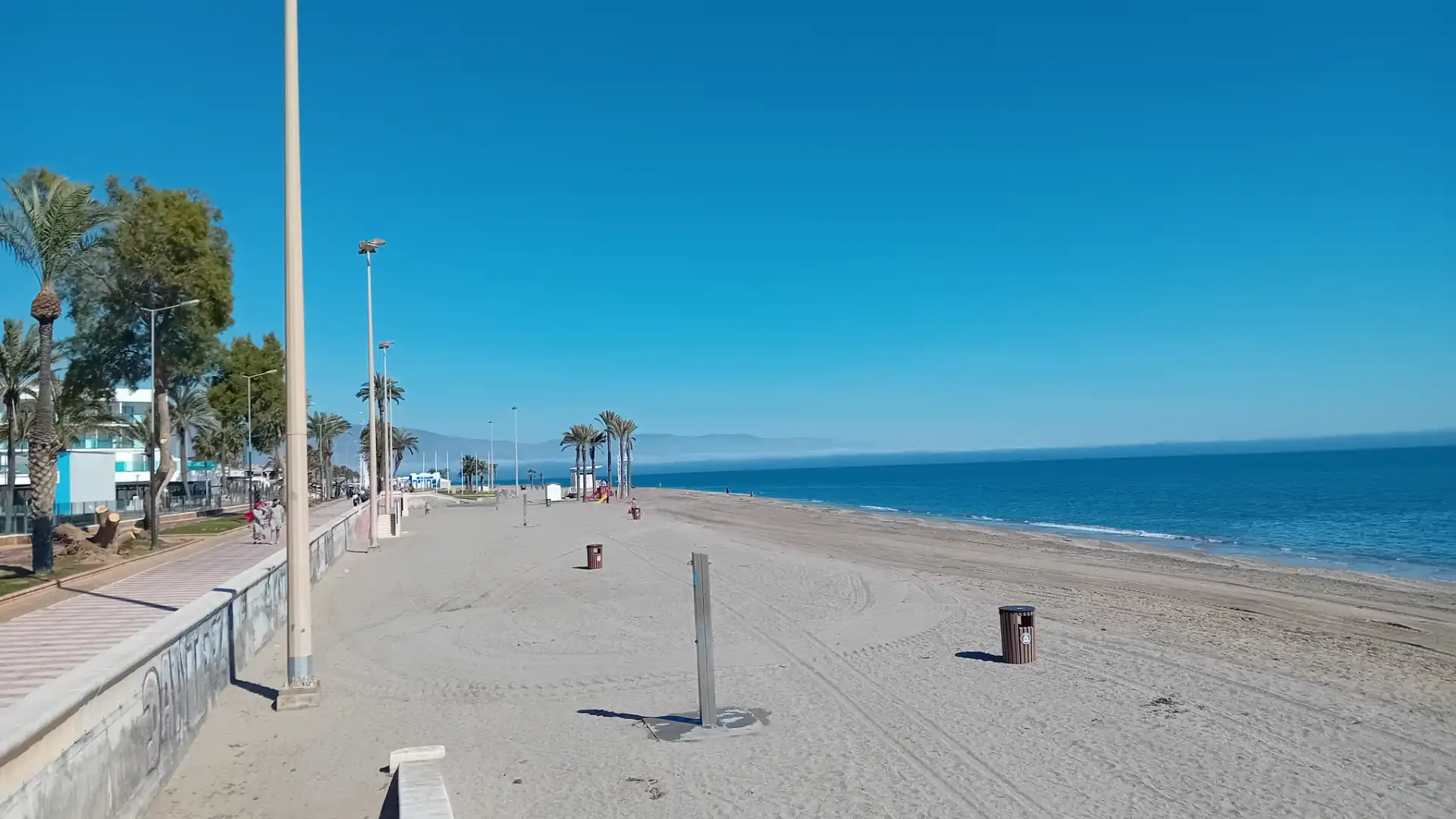 Vista exterior de Apartamento en venta en Roquetas de Mar con Terraza, Amueblado y Horno