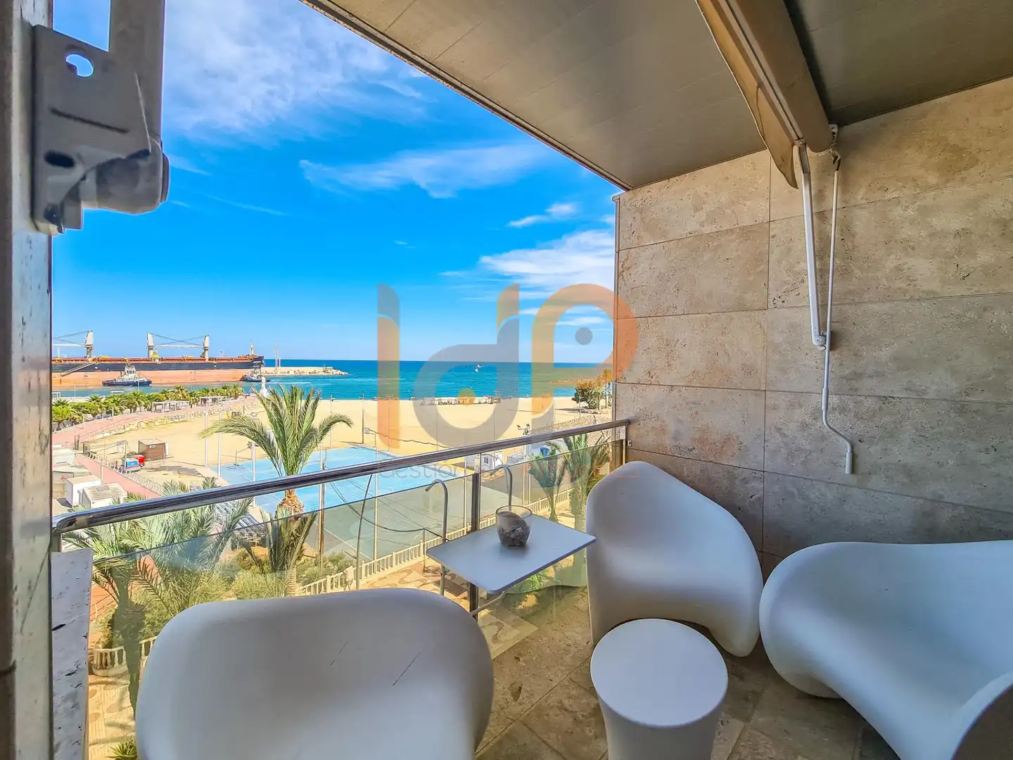 Piso con terraza en venta en Centro