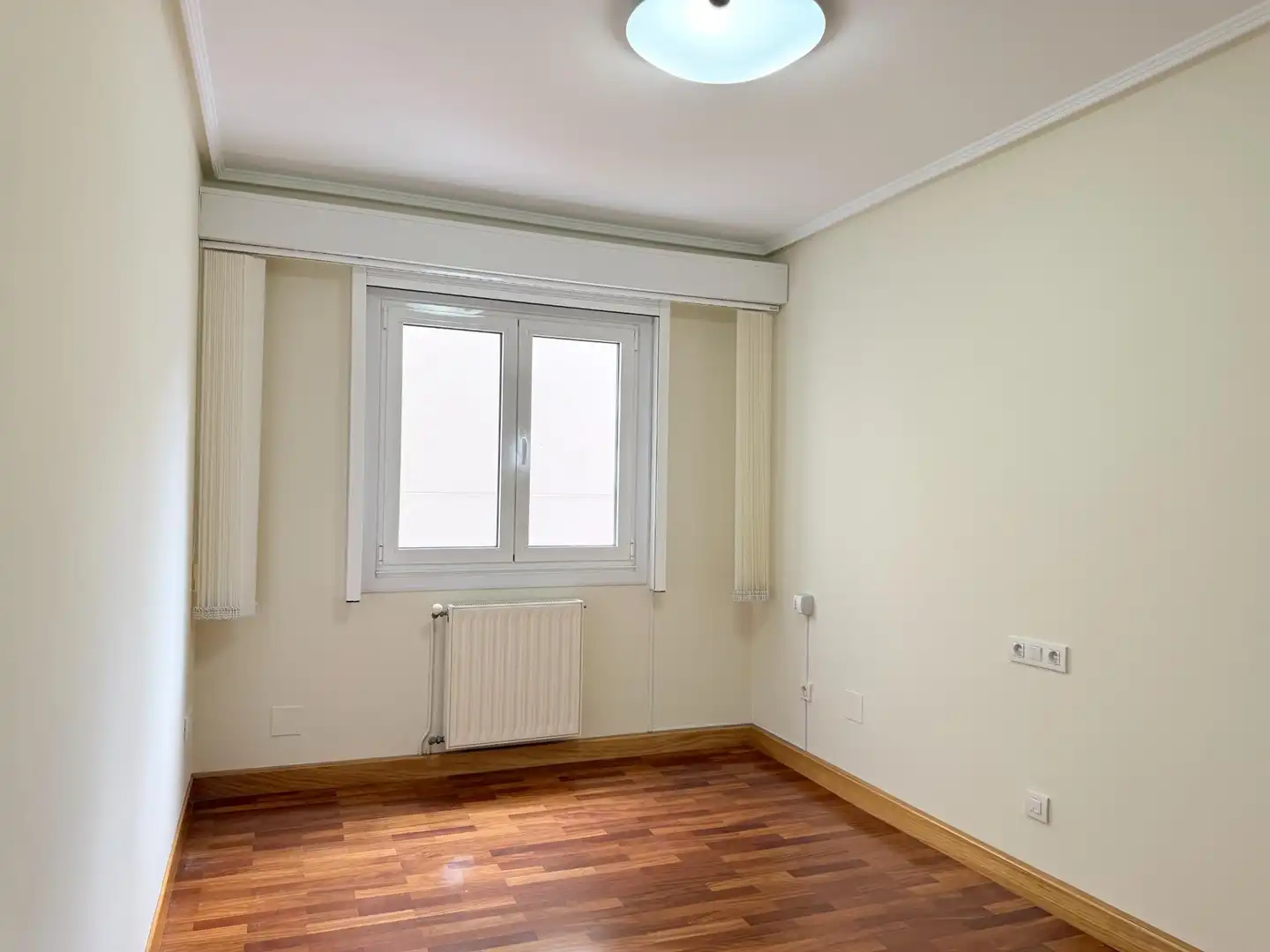 Habitación de Piso en venta en A Coruña Capital  con Calefacción
