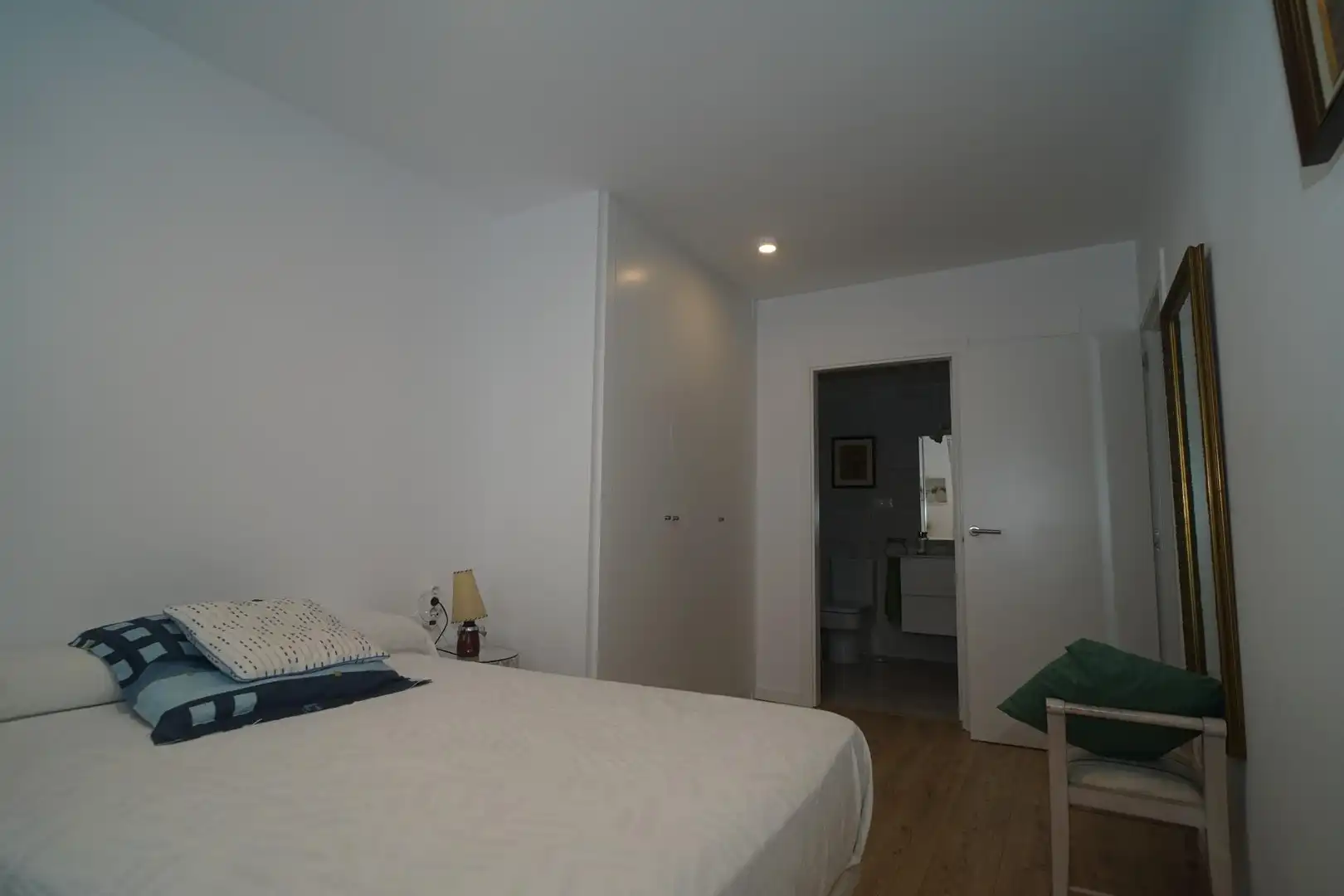 Schlafzimmer von Wohnung zur Miete in Santa Cruz de Bezana mit Parkett