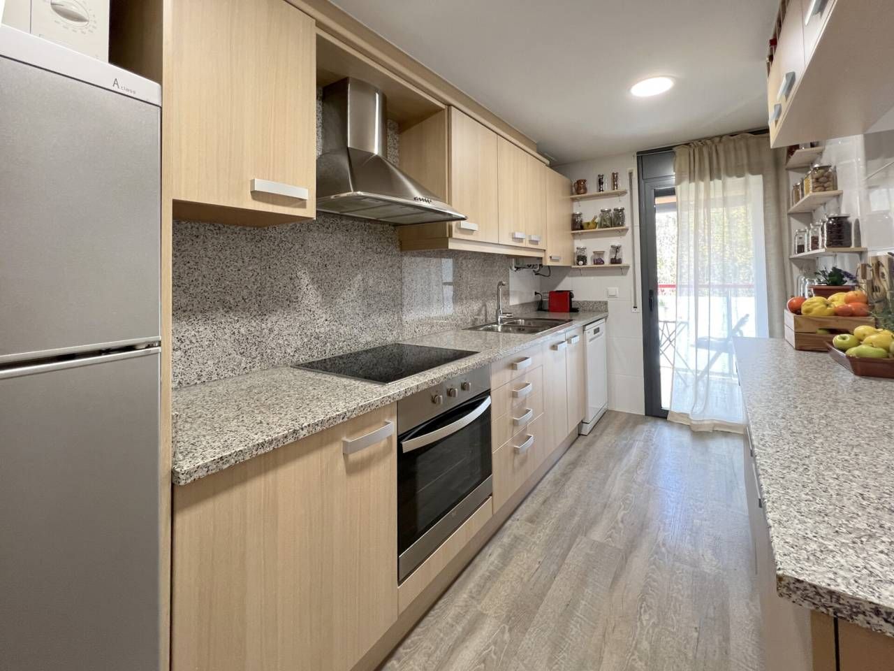 Cuina de Pis en venda en Olot amb Aire condicionat, Calefacció i Parquet