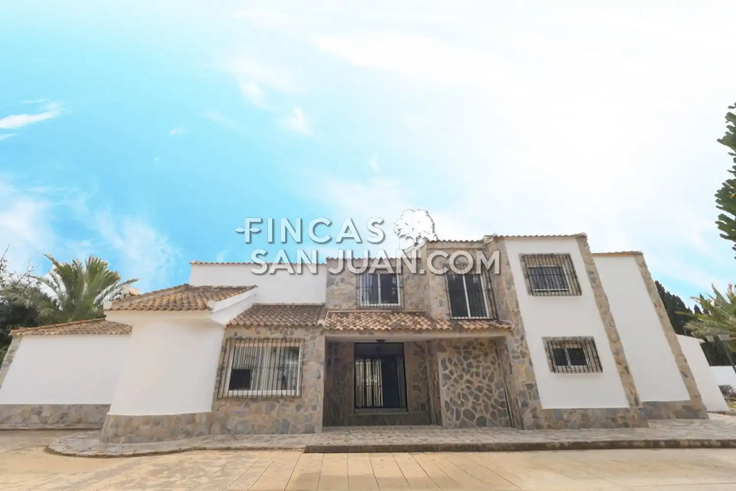 Chalet con terraza en venta en Playa de San Juan - El Cabo de las Huertas