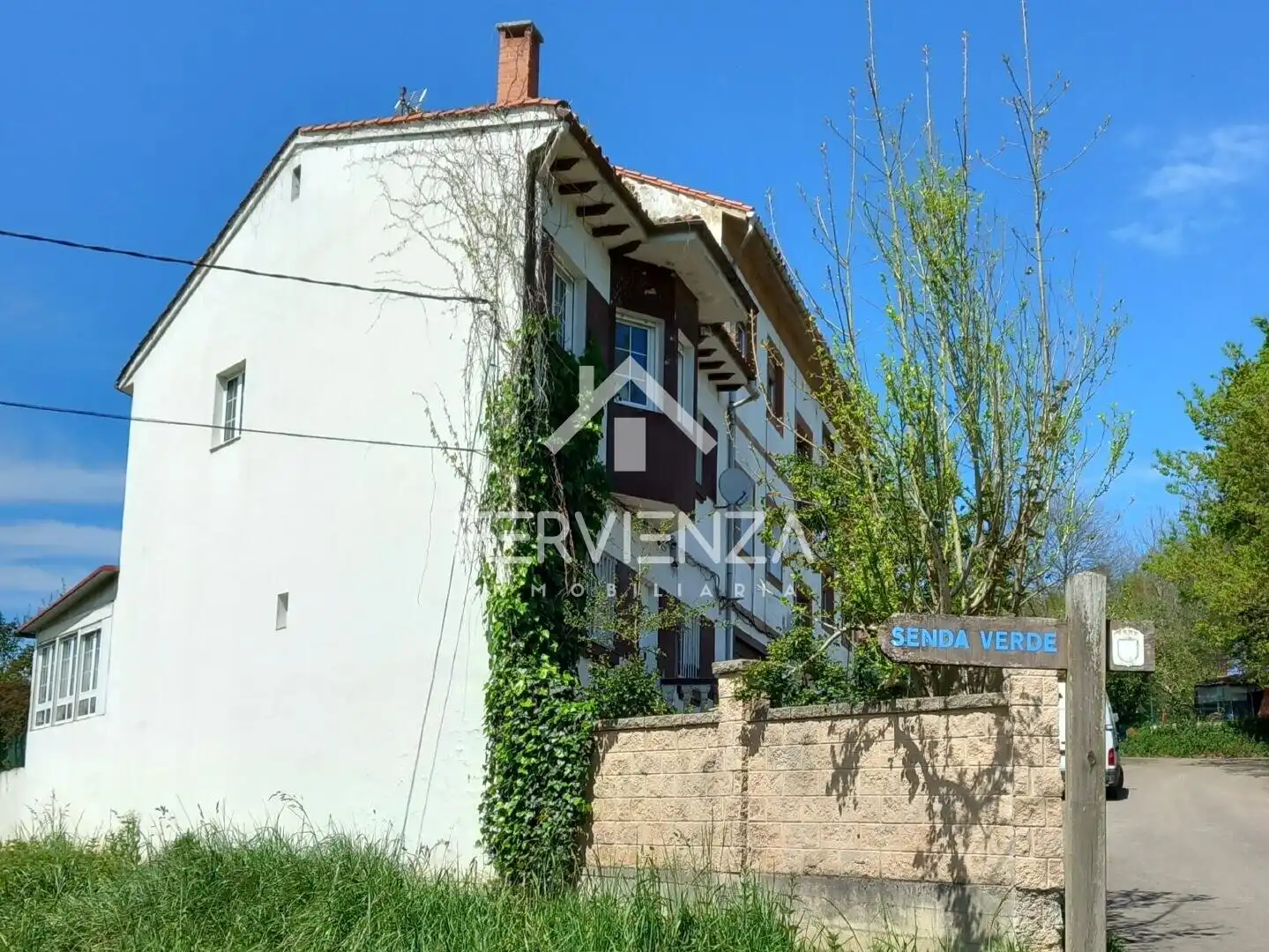 Vista exterior de Casa o chalet en venta en Oviedo 