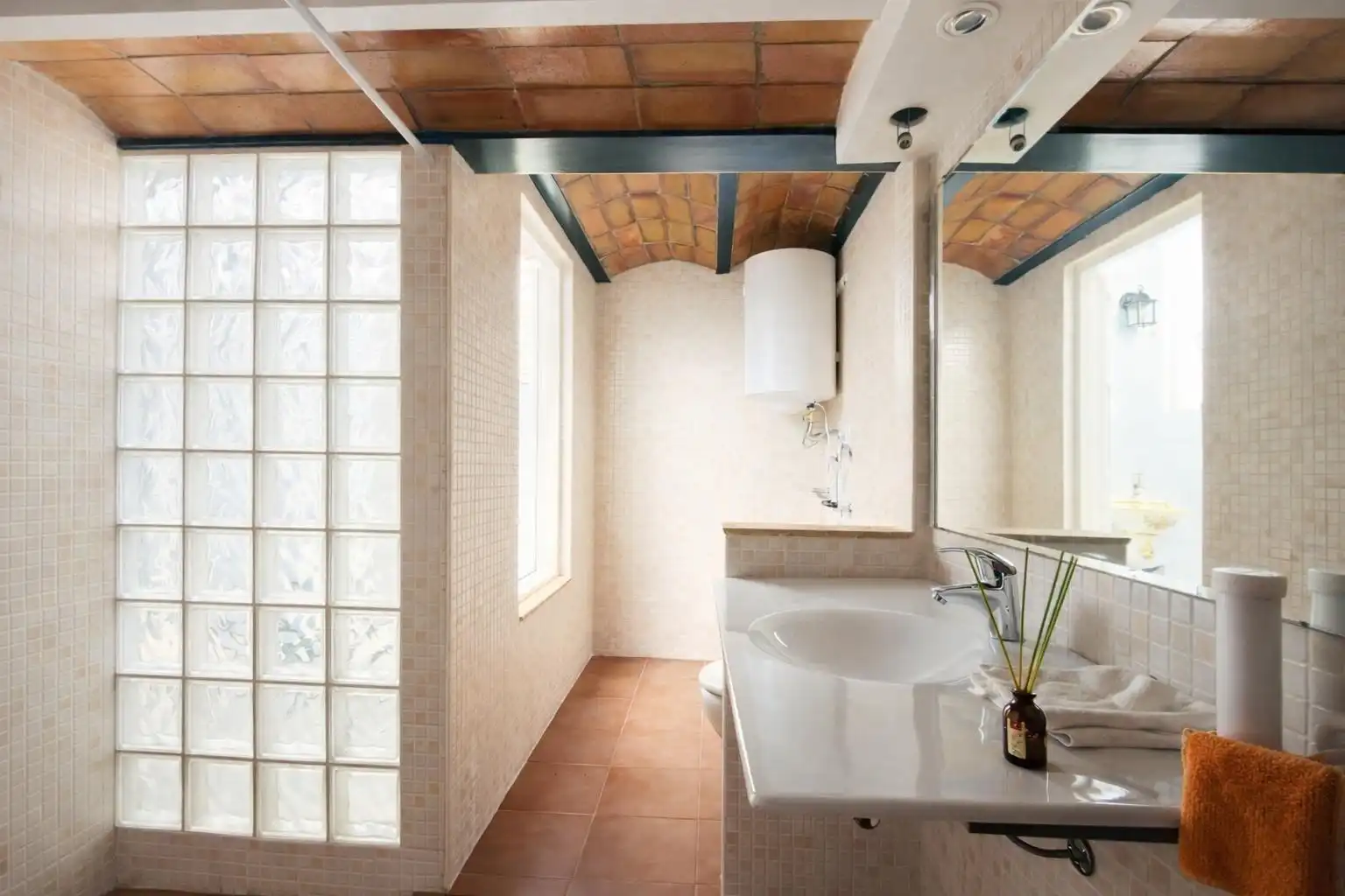 Baño de Piso en venta en Vilanova i la Geltrú con Terraza, Amueblado y Balcón