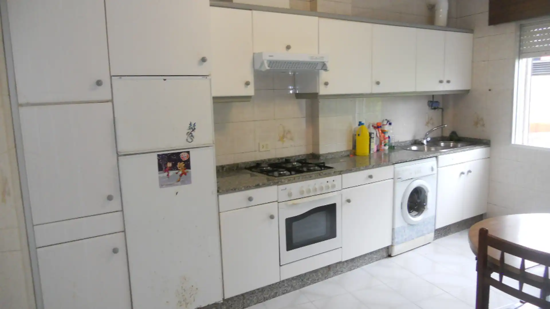 Cocina de Piso de alquiler en Santiago de Compostela  con Calefacción, Amueblado y Horno