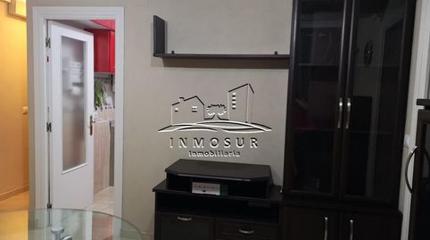 Piso en zona Virgen de la Aurora. Cuenta con salóncomedor, cocina, cuarto de baño y dos dormitorios. Aire acondicionado. Totalment, imatge 2