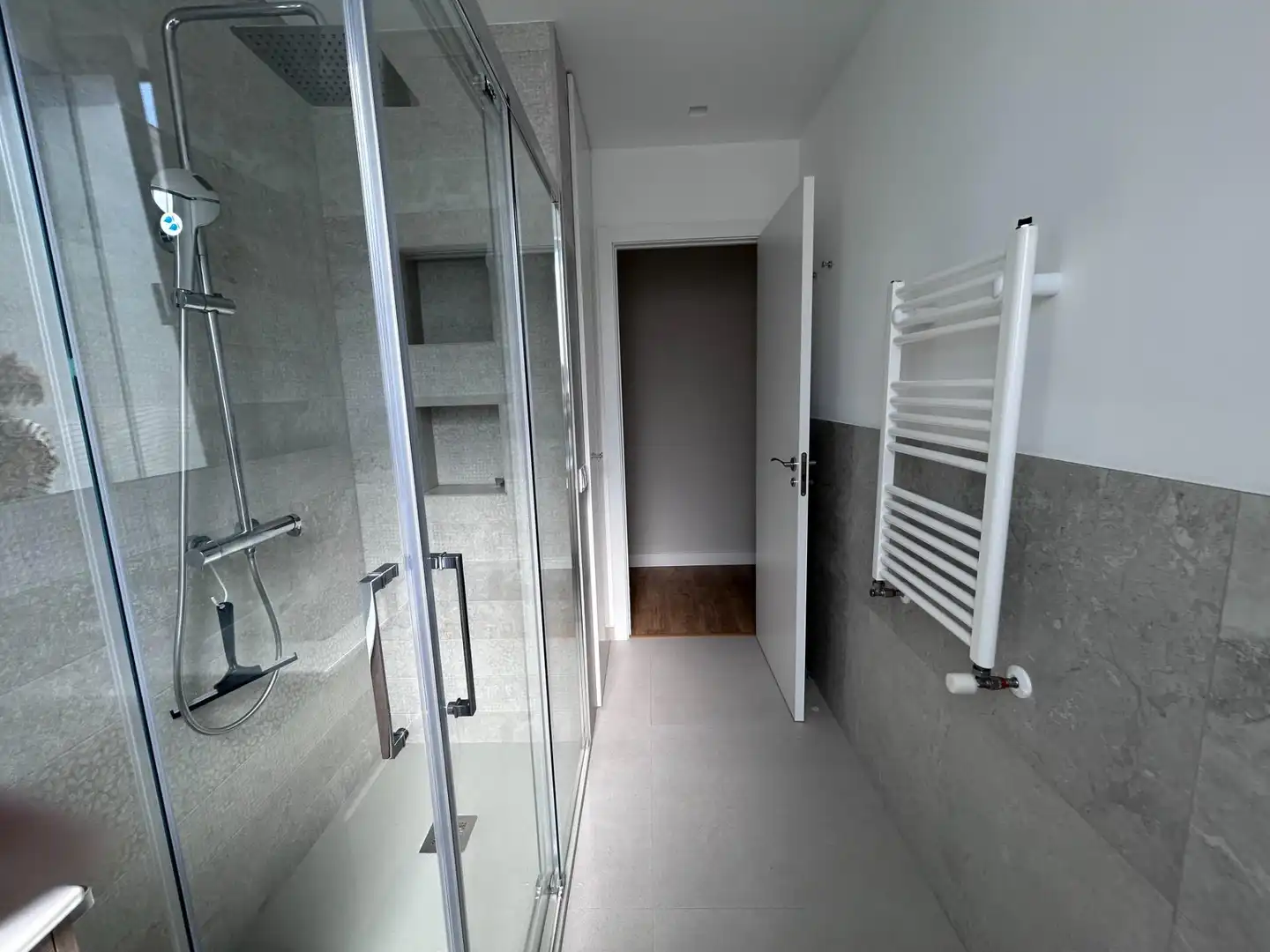 Bathroom of Flat for rent in Madrid  with Air Conditioner, Heating and Terrace