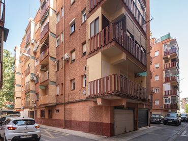 Appartamento con balcone in vendita a Pasaje Flor