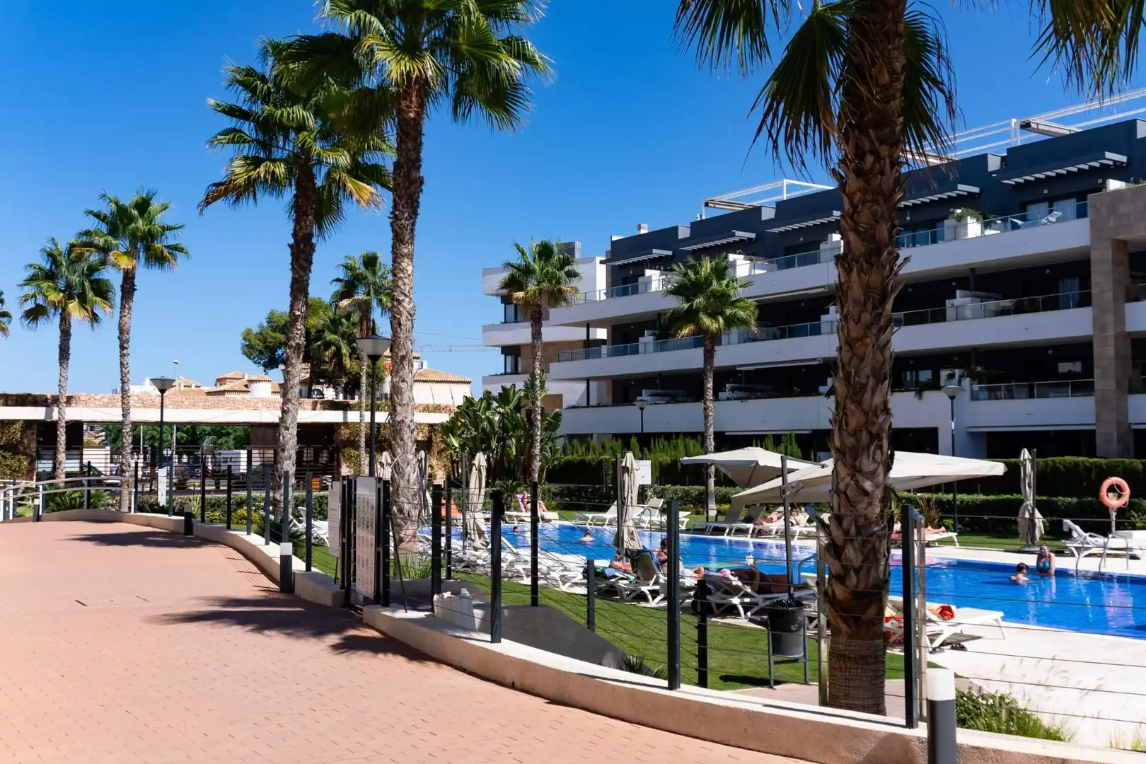 Appartement compact avec piscine à vendre à Orihuela Costa