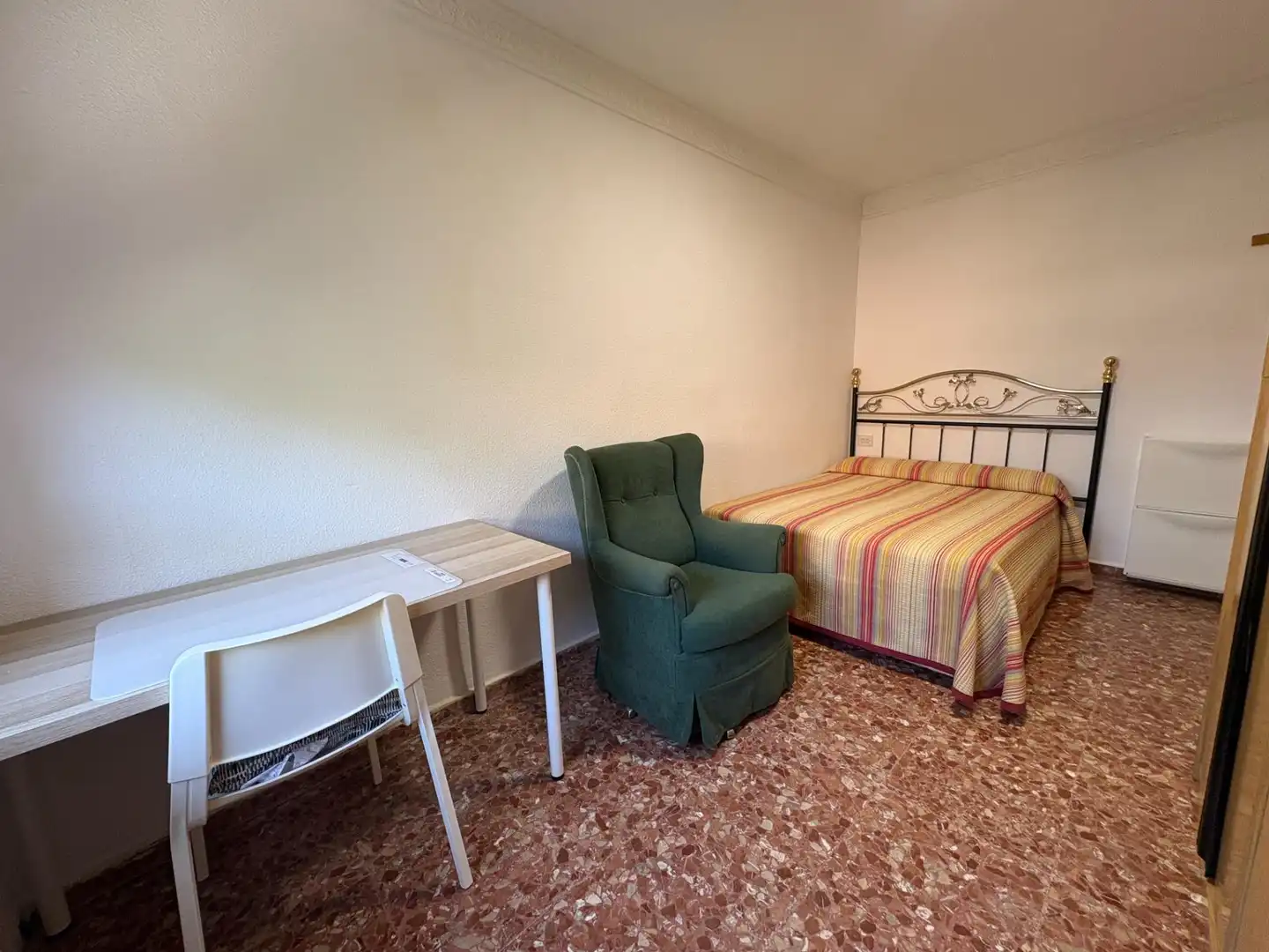 Bedroom of Flat for rent in Granada  with Heating, Terrace and Furnished