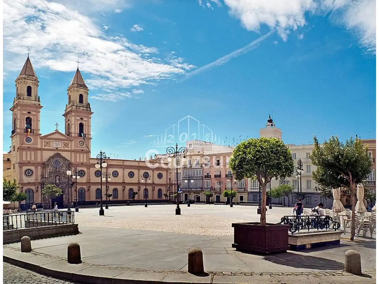Vista exterior de Àtic en venda en Cádiz amb Aire condicionat, Terrassa i Moblat