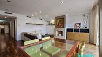 Sala d'estar de Pis en venda en El Prat de Llobregat amb Aire condicionat, Terrassa i Balcó