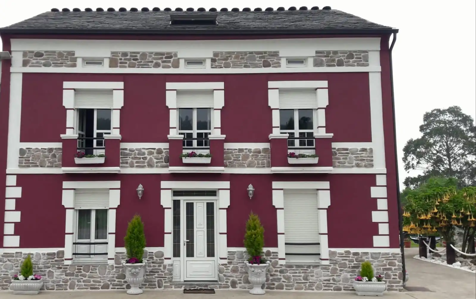 Vista exterior de Casa adosada en venta en Foz con Calefacción, Jardín privado y Terraza