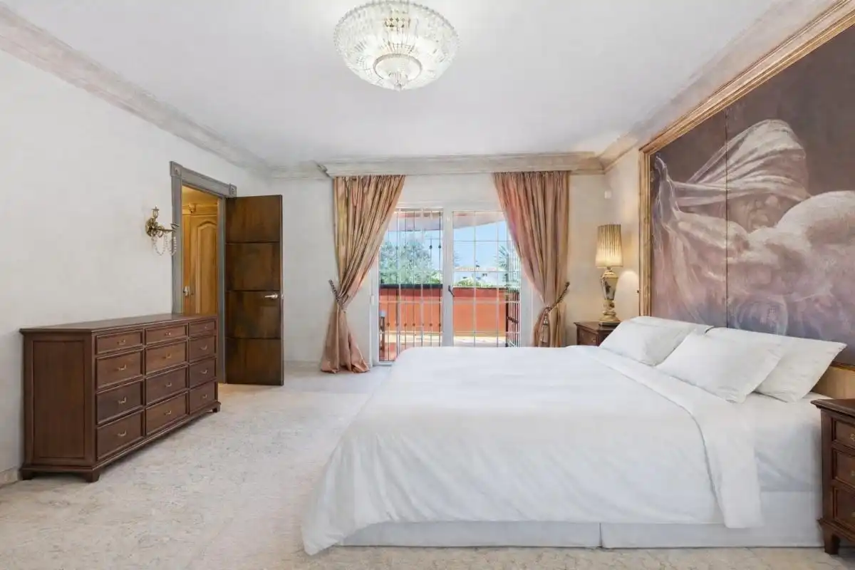 Dormitori de Casa o xalet en venda en Marbella amb Calefacció, Jardí privat i Terrassa