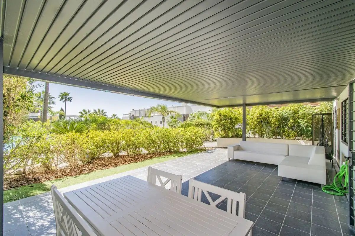 Terrasse von Wohnungen zum Verkauf in Benahavís mit Klimaanlage, Heizung und Terrasse