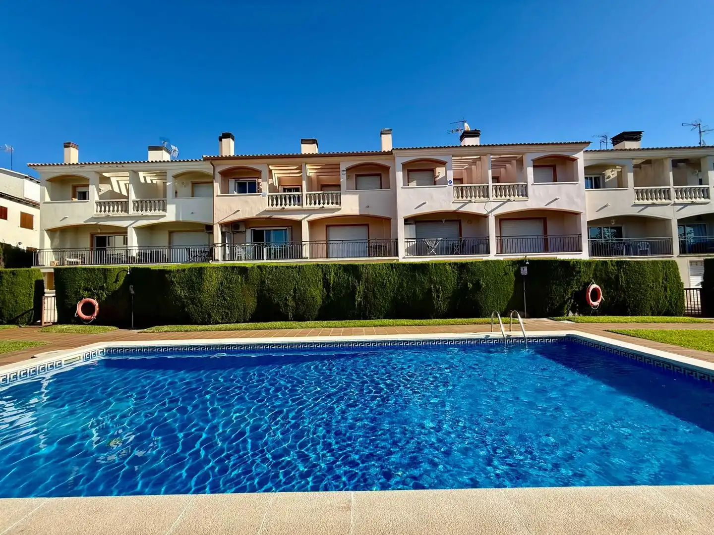 Piscina de Casa adosada en venta en Calafell con Aire acondicionado, Calefacción y Terraza