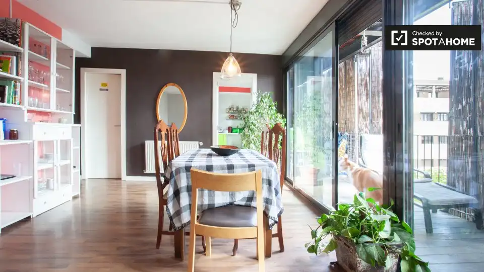 Room in Cuatro vientos