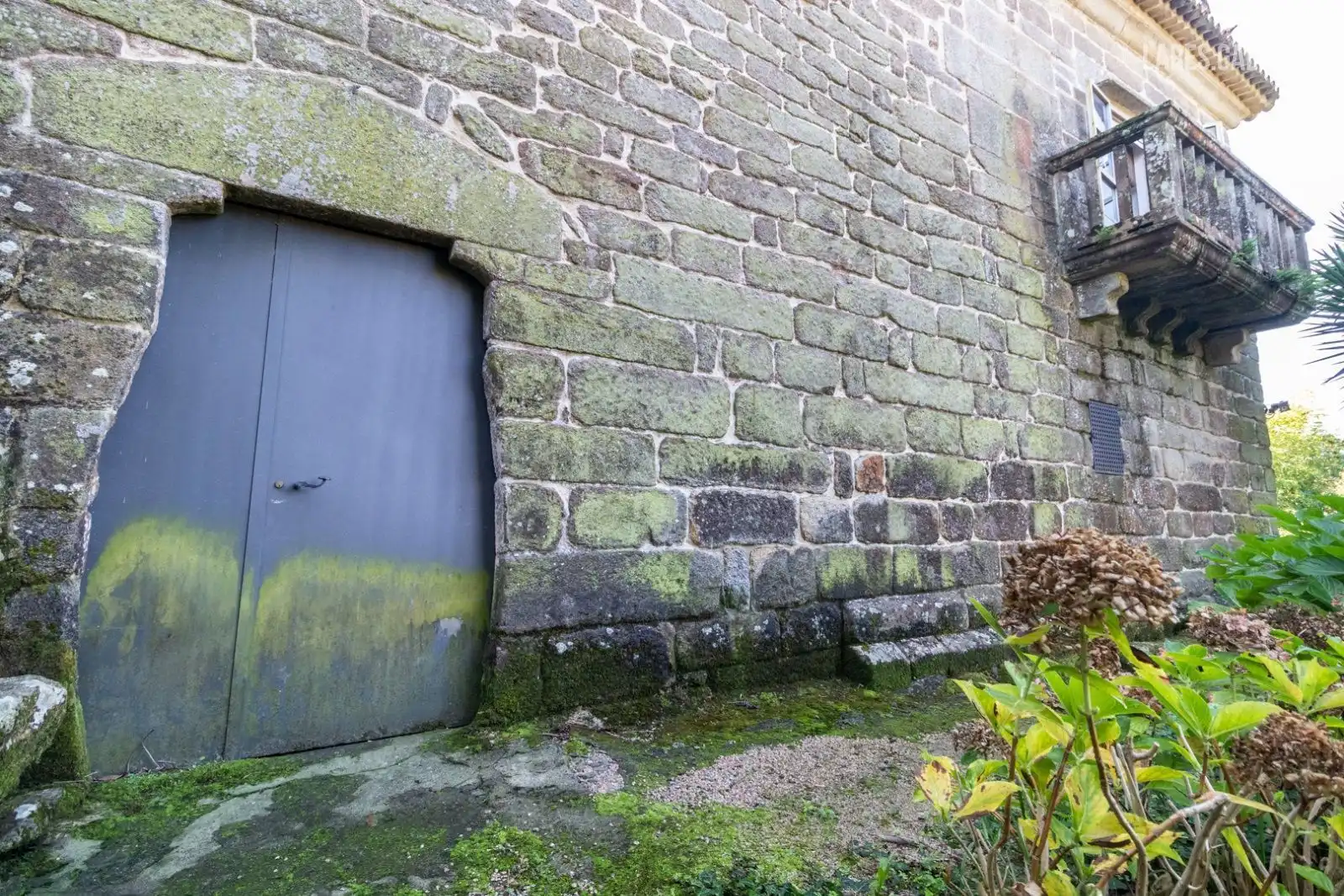Vista exterior de Edificio en venta en Cangas 