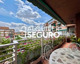 Vista exterior de Pis de lloguer en  Madrid Capital amb Calefacció, Terrassa i Moblat