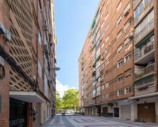 Vista exterior de Pis en venda en  Granada Capital amb Terrassa i Balcó