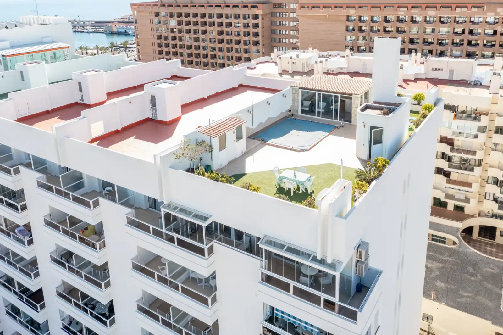 Außenansicht von Dachboden zur Miete in Fuengirola mit Klimaanlage, Terrasse und Möbliert