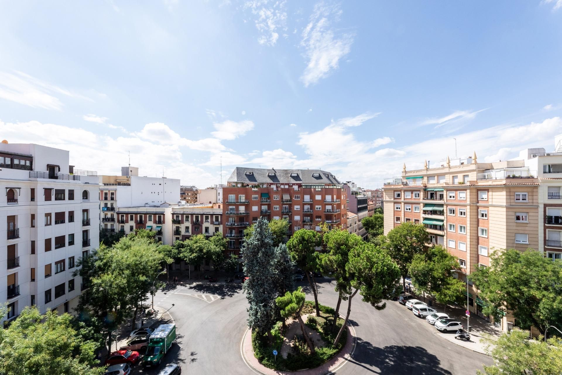 Exterior view of Attic for sale in  Madrid Capital  with Air Conditioner, Heating and Terrace