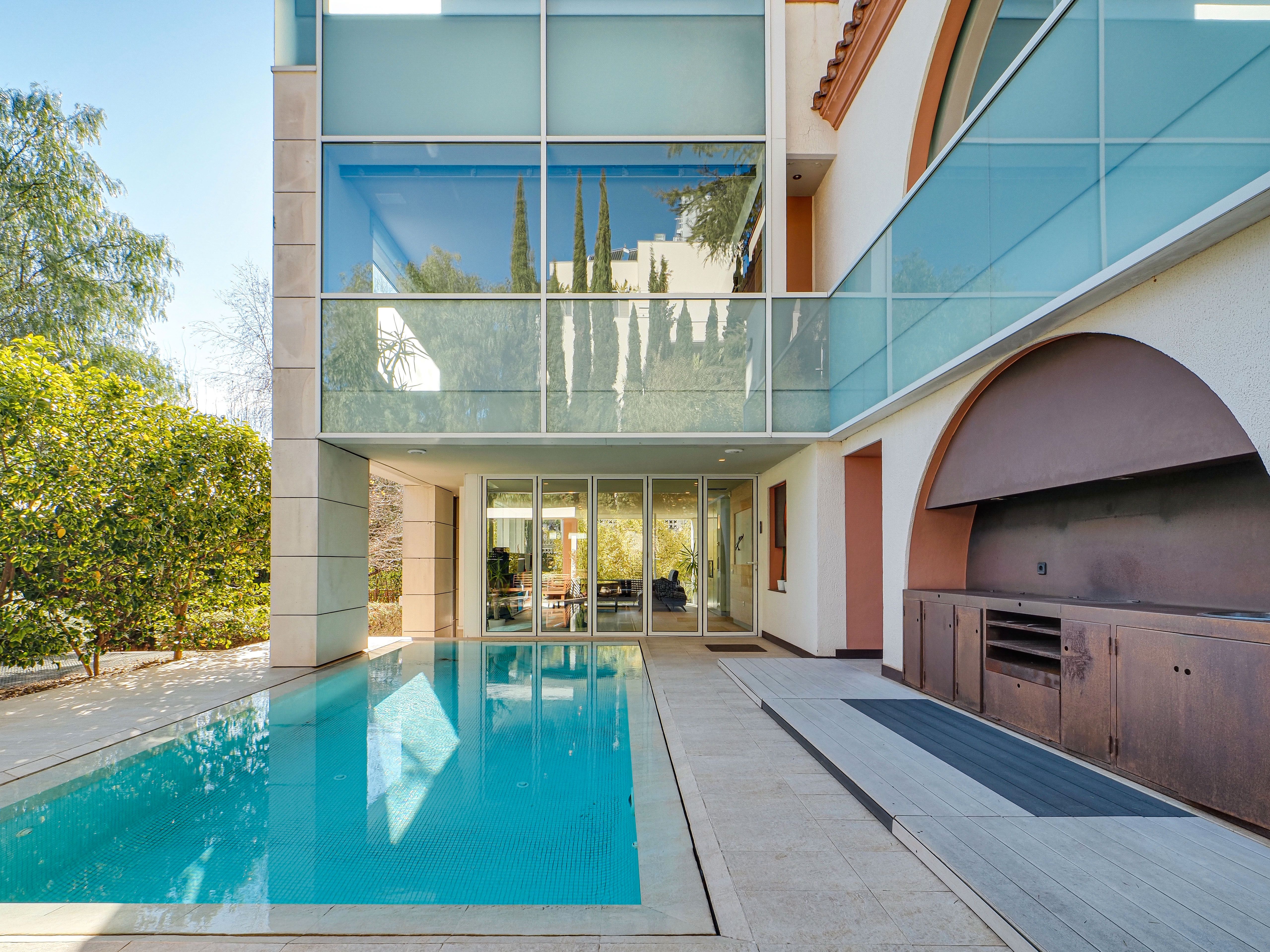 Swimming pool of House or chalet for sale in  Barcelona Capital  with Terrace, TV and Alarm